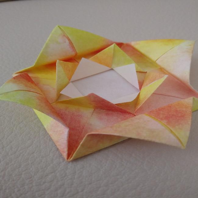折り紙 バラの折り方 簡単な平面で折り紙1枚で出来る折り方 ことのは